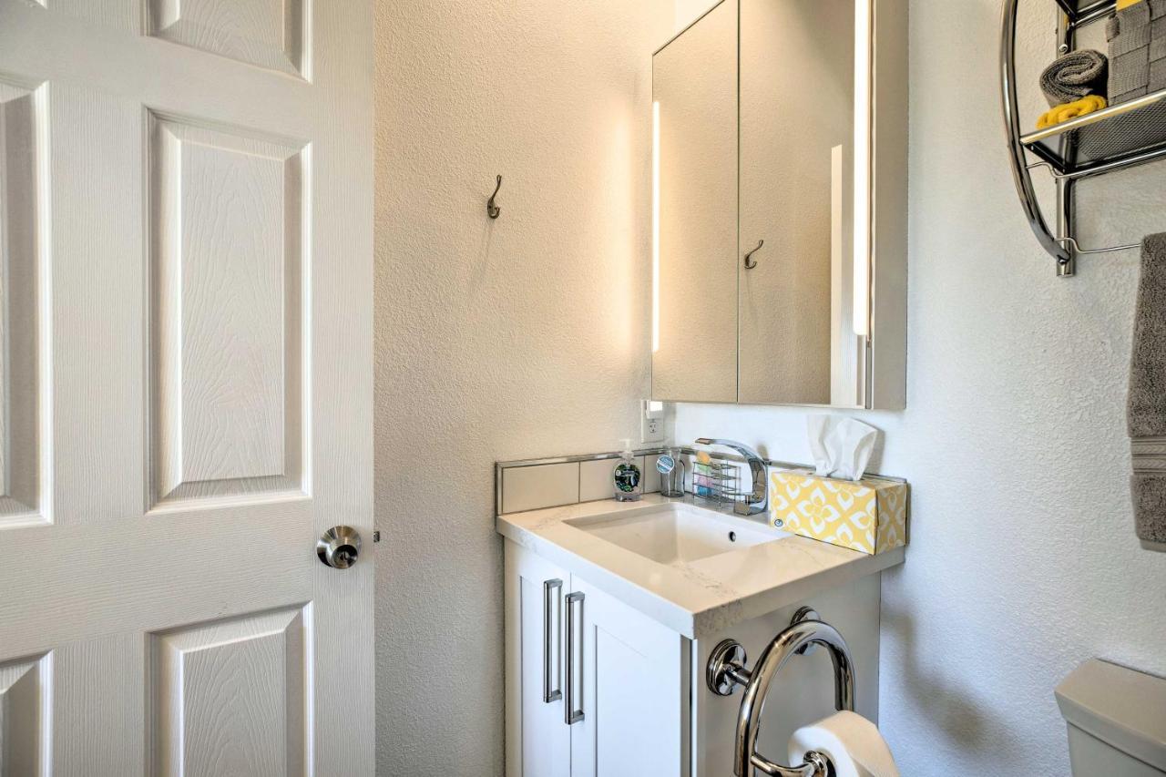 Modern Sun City Studio Near Deer Valley Golf Sun City West المظهر الخارجي الصورة